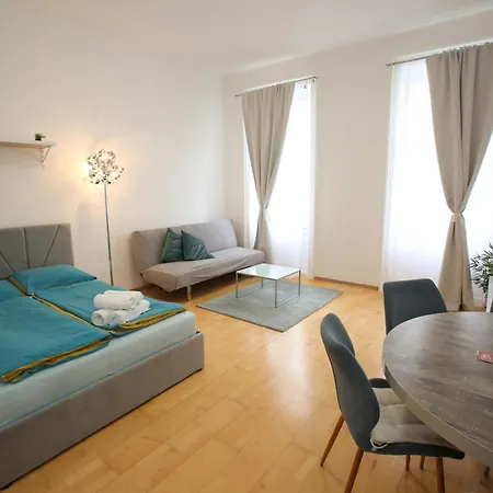Ferienwohnung Downtown Bliss Modern Retreat With Free Parking And Fast Internet 600 Mbits Wien Exterior foto