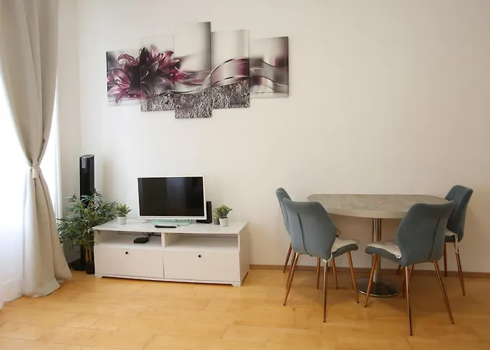 Downtown Bliss Modern Retreat With Free Parking And Fast Internet 600 Mbits