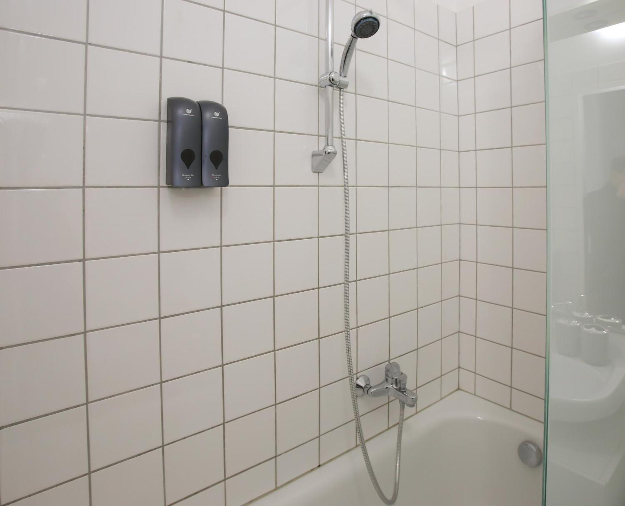 Downtown Bliss Modern Retreat With Free Parking And Fast Internet 600 Mbits Appartamento